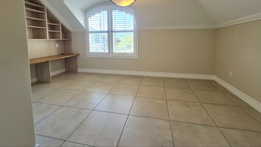 5 Bedroom Property for Sale in The Village Western Cape